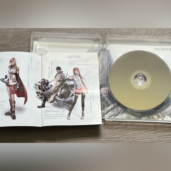 Final Fantasy XIII Japan Import Complete with Manual - Picture 2 of 3